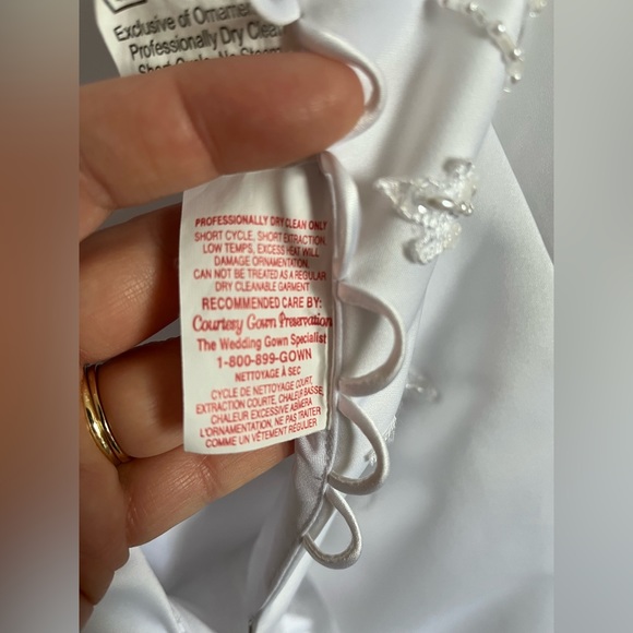 Plus Size Wedding Dress - size 22W White with beading and beautiful train - Picture 15 of 16